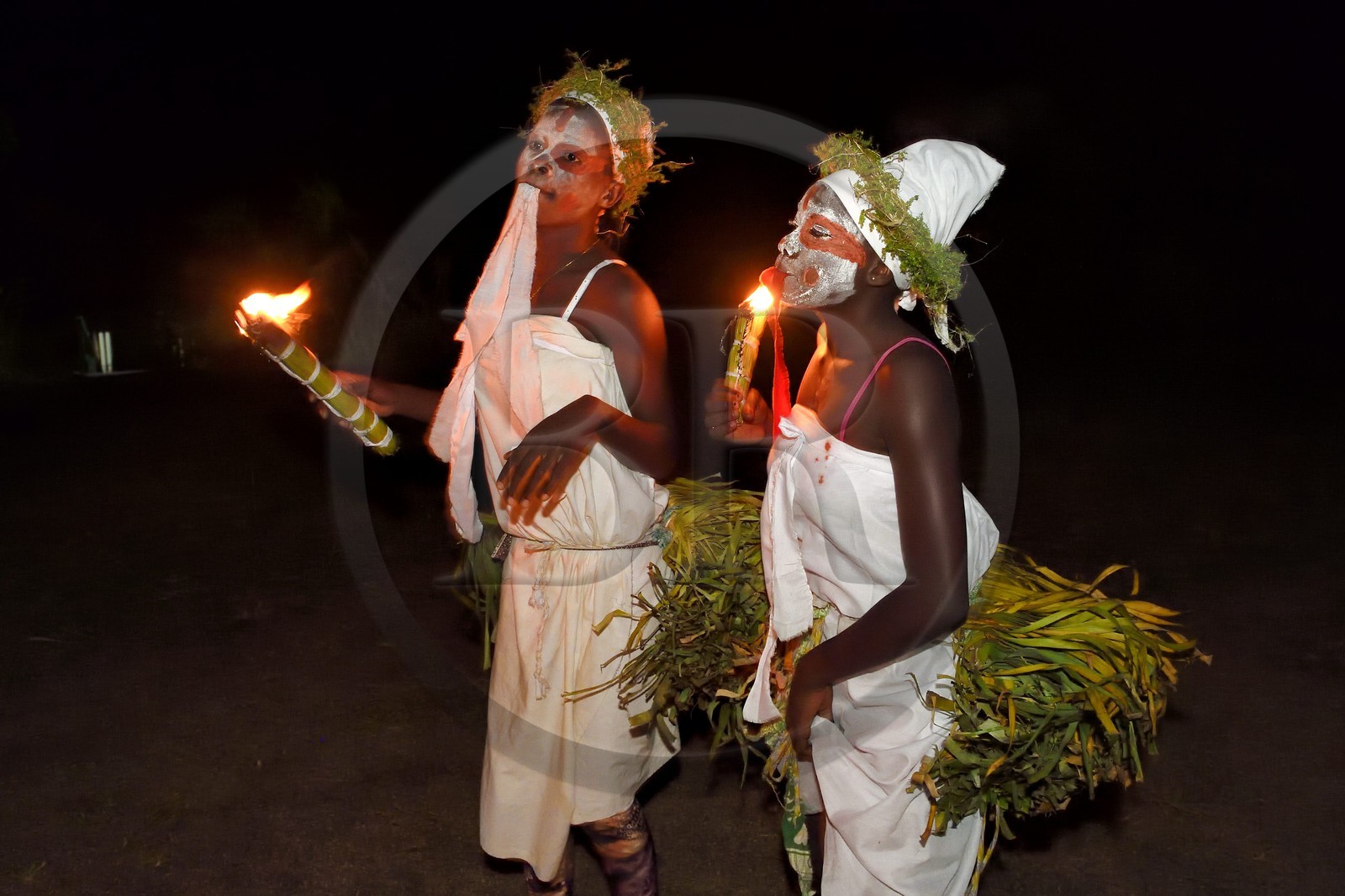 Gabon, province de Ogooué- Maritime, Omboué, région du Loango, danses traditionnelles Nkomi (Myènè)