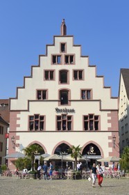 Germany, Baden-Wurttemberg, Freiburg im Breisgau, gabled house on the Munsterplatz