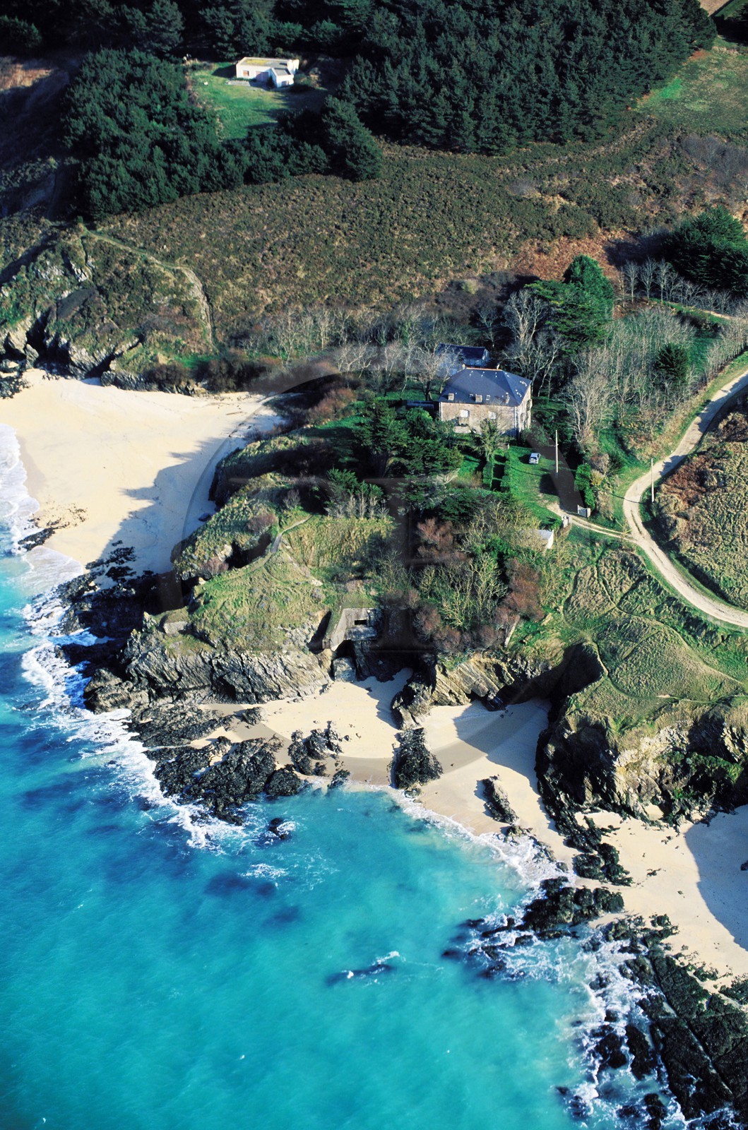 France, Morbihan (56), Belle-Ile, la plage de Samzun au nord-est de l'île (vue aérienne)