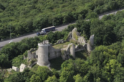 France, Seine-Maritime (76), Moulineaux, Château de Robert le Diable le long de l'Autoroute A13 (vue aérienne)