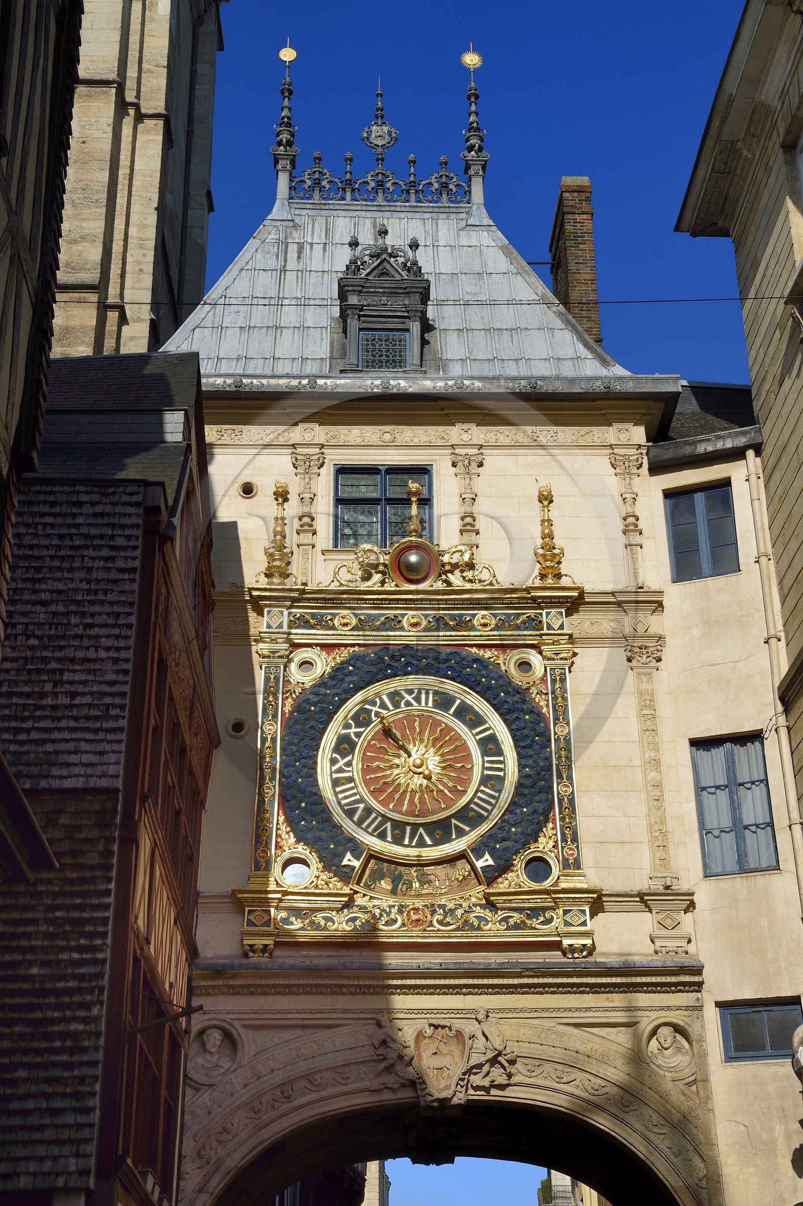 France, Seine-Maritime (76), Rouen, le Gros-Horloge, horloge astronomique avec un mécanisme du XIVe siècle et un cadran du XVIe siècle