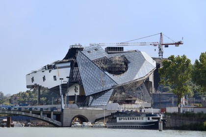 France, Rhône (69), Lyon, nouveau quartier de La Confluence au sud de la Presqu'île, le chantier du futur musée des Confluences coté Rhône