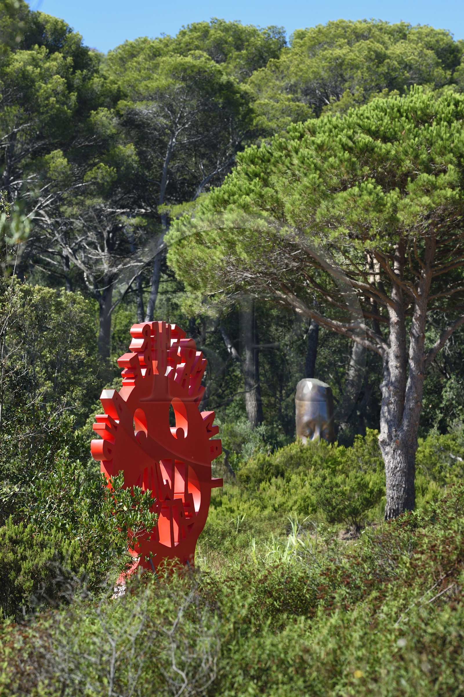 France, Var (83), Iles d'Hyères, parc national de Port Cros, Ile de Porquerolles, la Fondation Carmignac, I am Mother Nature and I will eat you sculpture d’Olaf Breuning