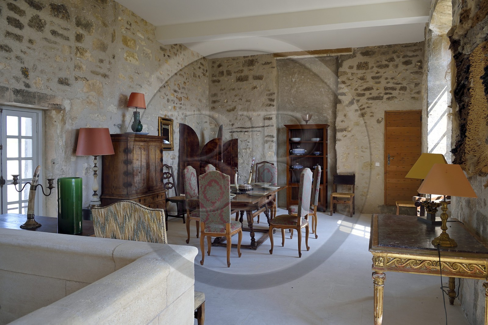 France, Vaucluse (84), Parc Naturel Regional du Luberon, Lacoste, chateau de Lacoste, une des residences du Marquis de Sade et de nos jours propriété de Pierre Cardin