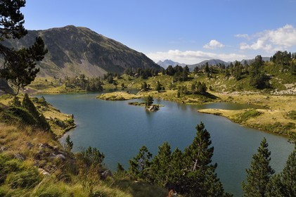 France, Hautes Pyrenees, Saint Lary Soulan and Vielle-Aure, hike on a variant of the GR10 between the Portet pass and the Bastan lakes on the edge of the Neouvielle nature reserve, middle Bastan lake