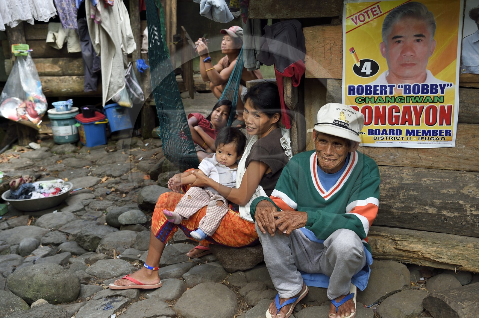 Philippines, province d'Ifugao, région de Banaue, village de Cambulo, devant la maison familliale