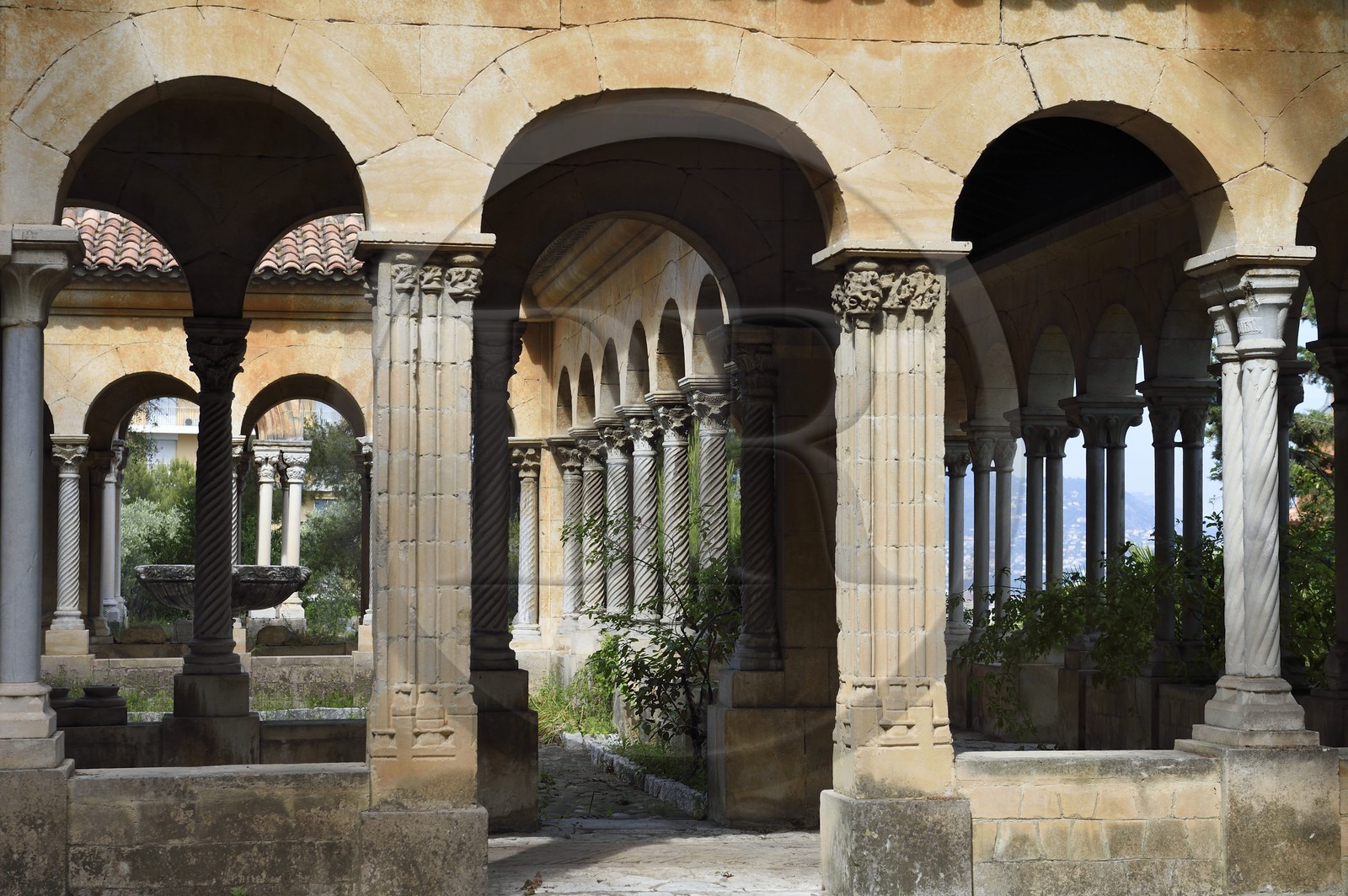 France, Alpes-Maritimes (06), Nice, colline de Fabron, Abbaye de Roseland, ancien cloitre de l'église de la Daurade à Toulouse