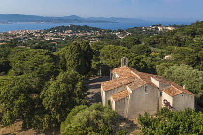 France, Var (83), Saint-Tropez vu depuis la chapelle sainte-Anne (vue aérienne)