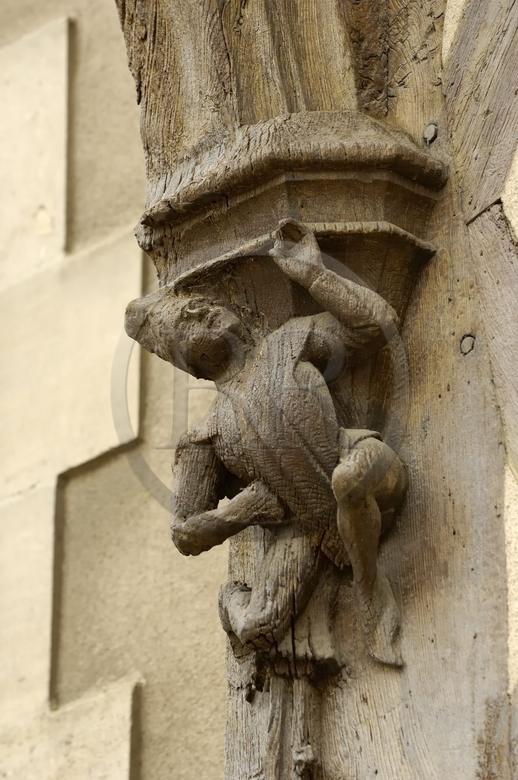 France, Loir et Cher (41), Blois, maison des acrobates du 15è siècle, détail des pans de bois sculptés