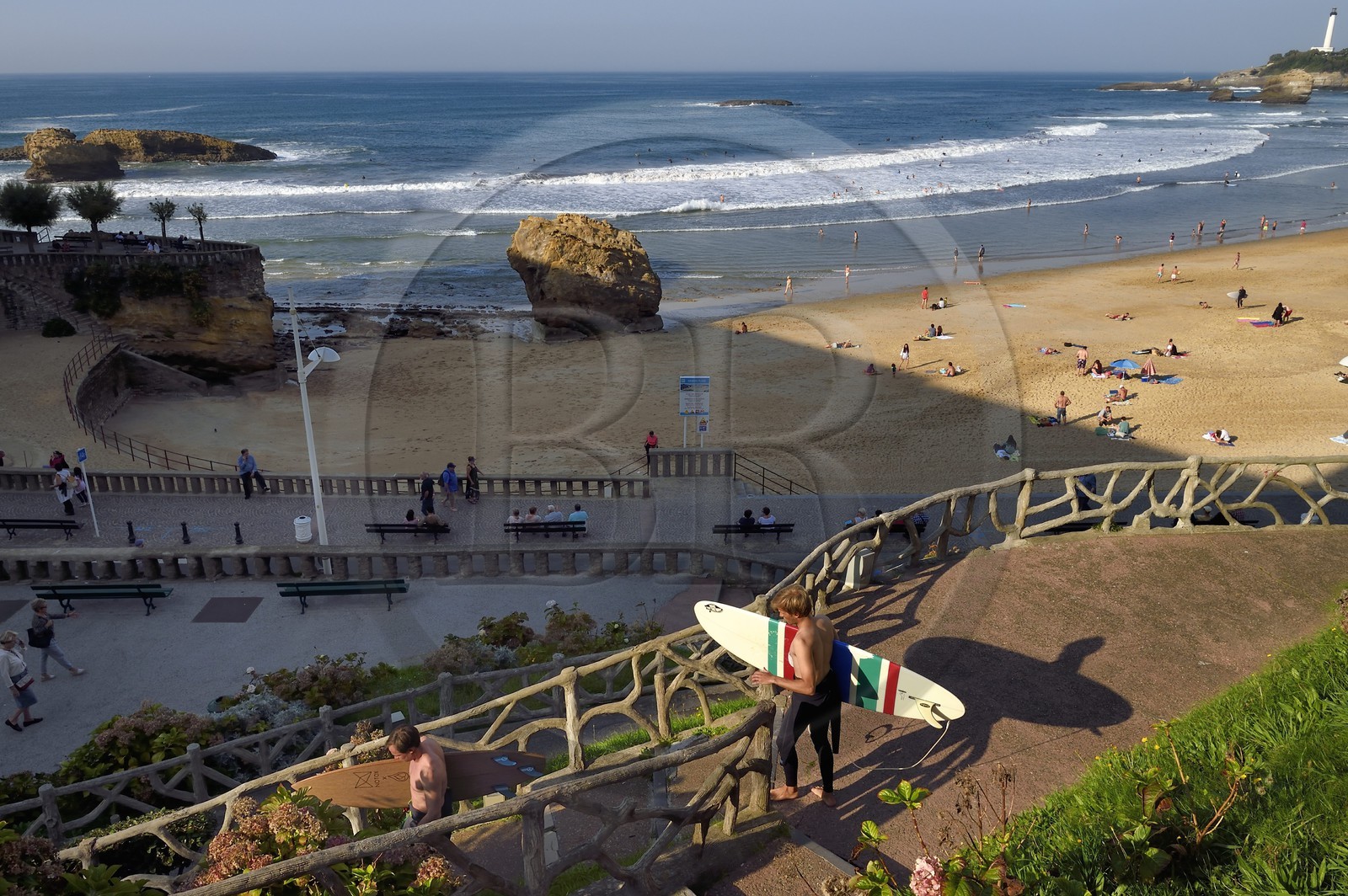 France, Pyrenees Atlantiques, Basque Country, Biarritz, surfers going down to the Grande Plage (town's largest beach)