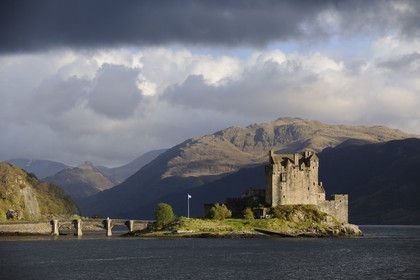 United Kingdom, Scotland, Highlands, Ross and Cromarty County, Eilean Donan Castle, castle at the start of Loch Duich