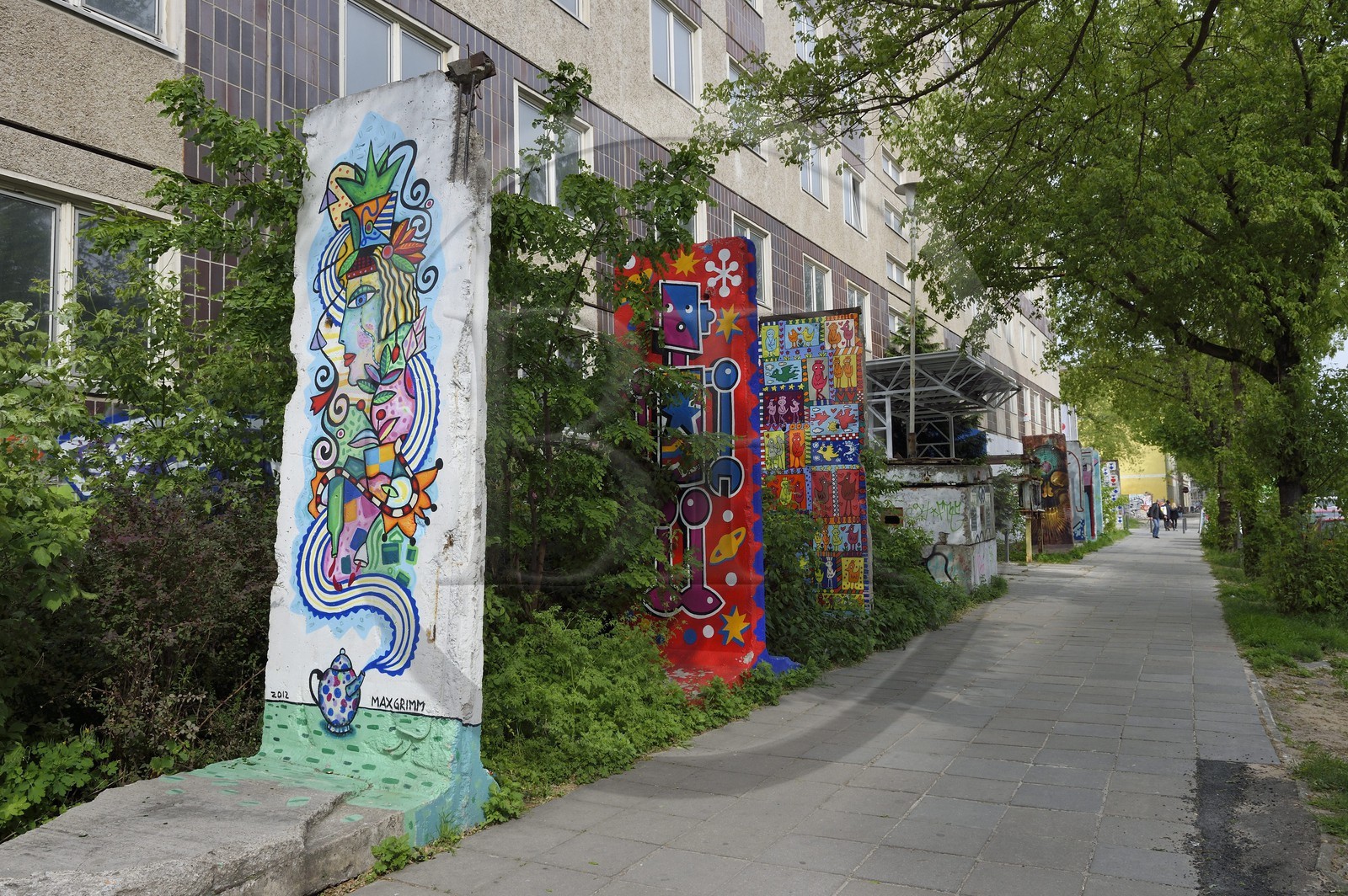 Allemagne, Berlin, quartier de Friedrichshain-Kreuzberg, vestiges du Mur avec des peintures murales visibles dans Kopenicker Strasse