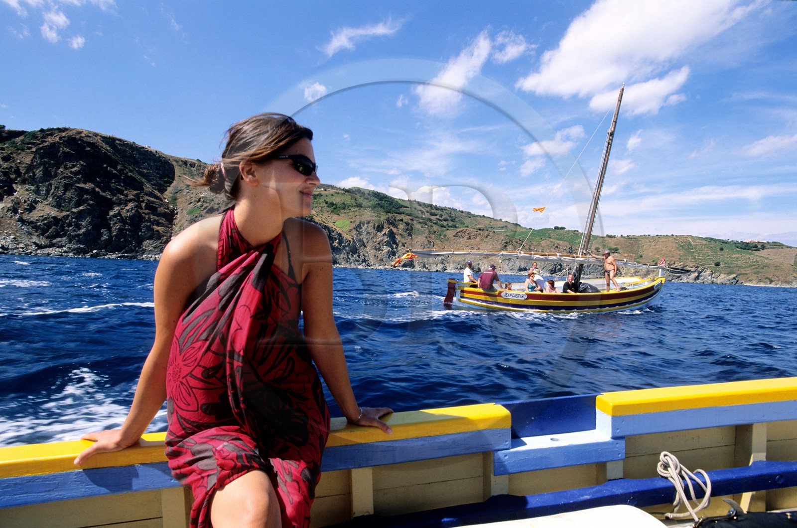 France, Pyrénées-Orientales (66), Banyuls-sur-Mer, promenade en barque traditionnelle catalane sur le côte Vermeille