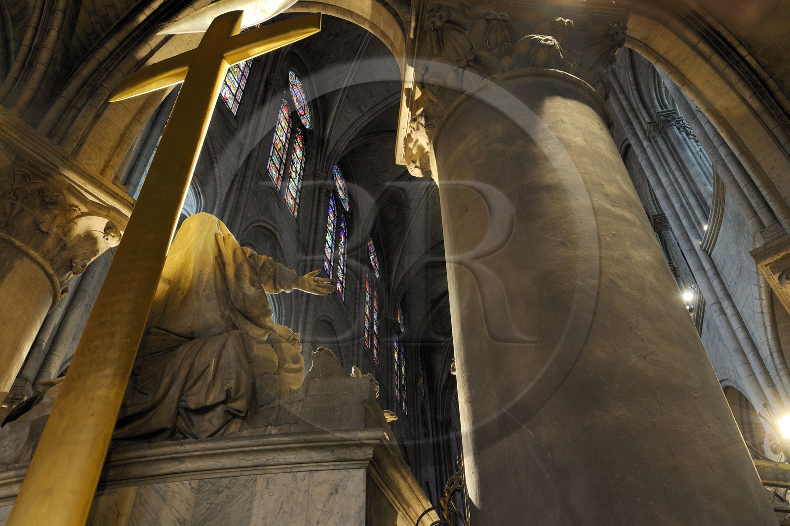 France, Paris (75), île de la Cité, la cathédrale Notre-Dame, le choeur, Pietà de Nicolas Coustou crée en 1723