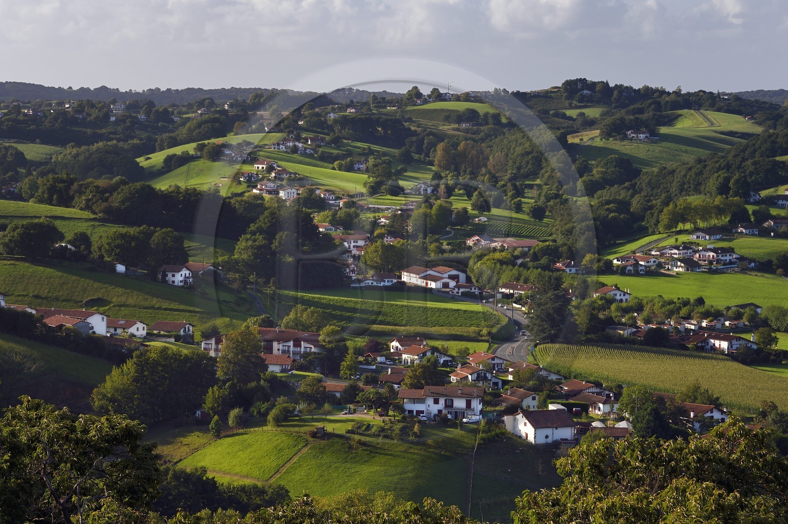 France, Pyrénées-Atlantiques (64), Pays-Basque, le village de Souraide