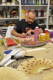 France, Paris (75), Opéra Garnier, les ateliers du costume, l'atelier décoration costume, Bernard Connan chef d'atelier