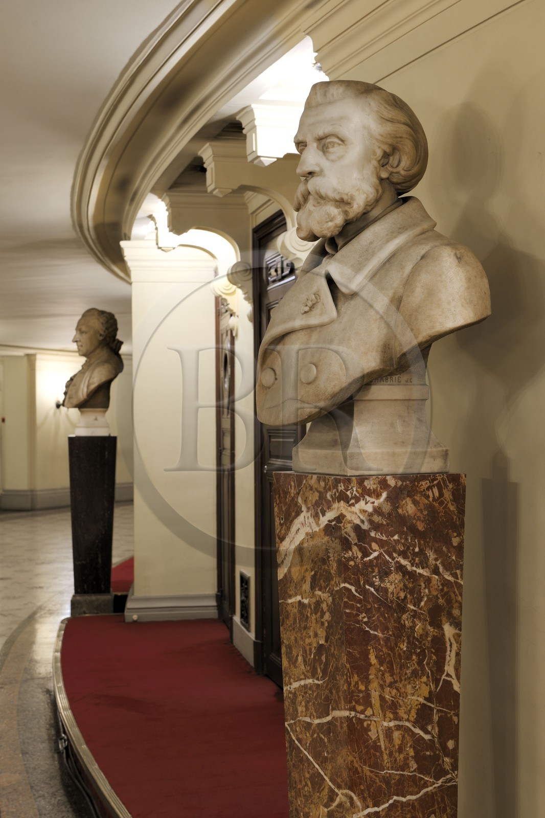 France, Paris (75), l'Opéra Garnier, statues de compositeurs dans le foyer