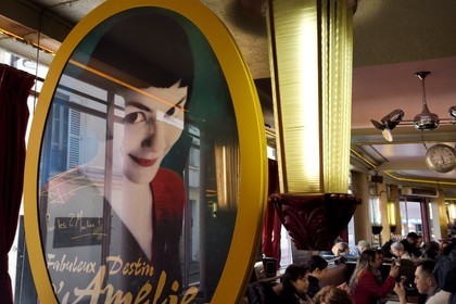 France, Paris (75), la Butte Montmartre, rue Lepic, le Café des Deux Moulins qui servit de décor du film Le Fabuleux destin d'Amélie Poulain