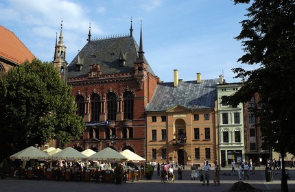 Poland, Kujavia-Pomerania, city of Torun, the Meissner palace on the market square in the old town