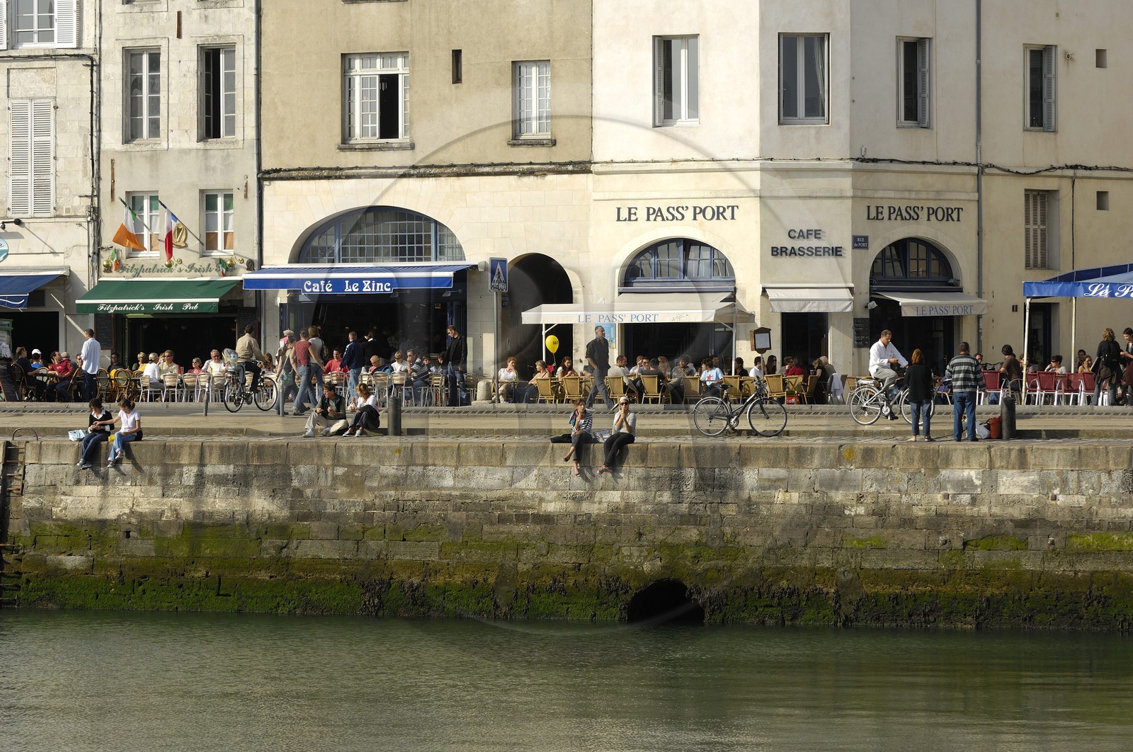 France, Charente-Maritime (17), La Rochelle, le Vieux Port, le quai Duperré