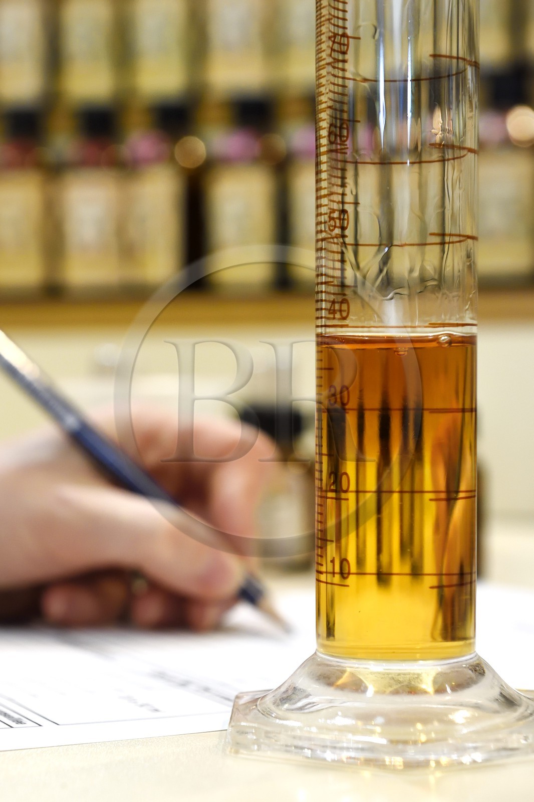 France, Alpes-Maritimes, Grasse, Studio des Fragrances Galimard, perfume organ, perfume creation by a nose (expert on creating perfume compositions)