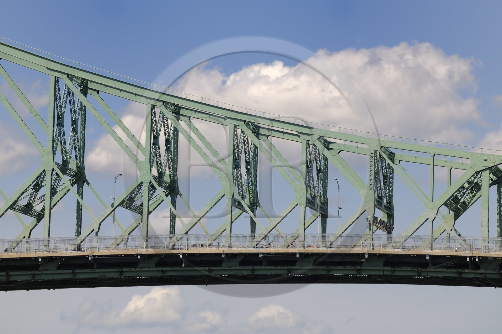 Canada, Québec, Montréal, le pont Jacques-Cartier sur le fleuve Saint-Laurent