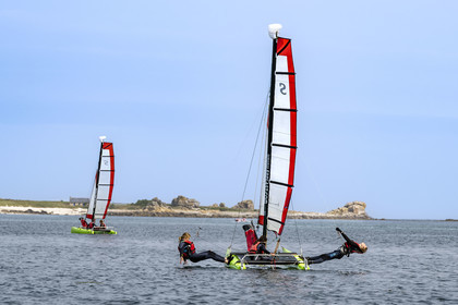 France, Finistère (29), Pays des Abers, estuaire de l'Aber Wrac'h, trimaran de l'école de voile