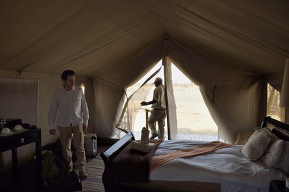 Zimbabwe, province de Matabeleland septentrional, parc national Hwange, Somalisa Expedition Camp de African Bush Camps, intérieur d'une tente