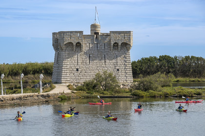 France, Hérault (34), Palavas-Les-Flots, la redoute de Ballestras, une ancienne tour d'alarme construite en 1744 devenu le musée consacré au peintre affichiste, dessinateur et caricaturiste Albert Dubout