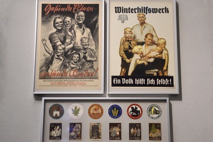 Allemagne, Berlin, le Deutsches Historisches Museum (musée de l’histoire allemande), Régime national-socialiste et la seconde guerre mondiale, affiches de propagande