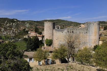 France, Aude (11), château du village cathare de Villerouge-Termenès au cœur des Corbières
