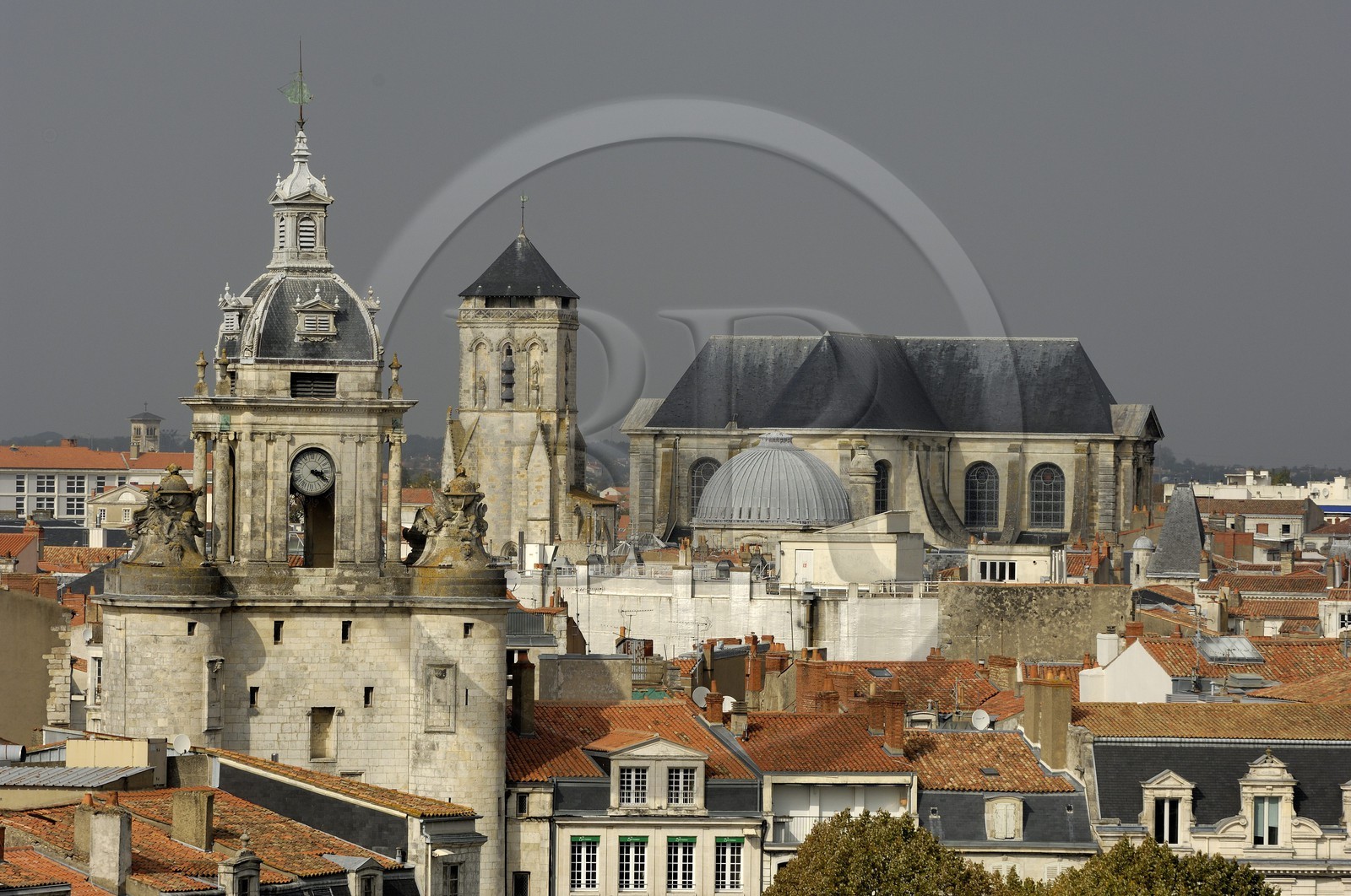 France, Charente-Maritime (17), La Rochelle, la Grosse Horloge sur le Vieux Port