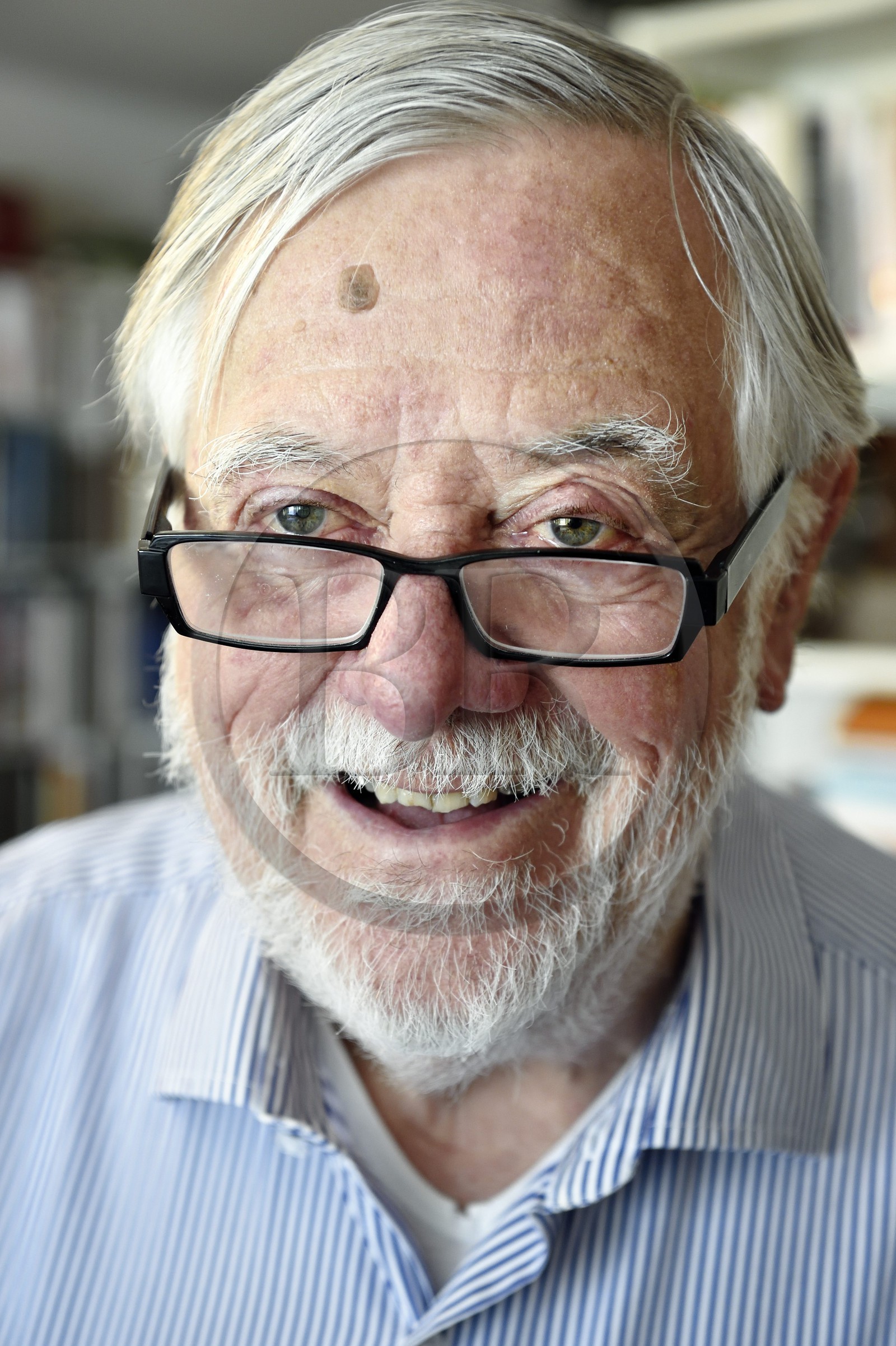France, Paris, the french paleontologist and paleoanthropologist Yves Coppens, professor at the College de France, in the office of his home in Paris
