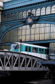 France, Paris (75), métro aérien à la gare d'Austerlitz
