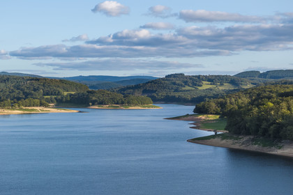 France, Nièvre (58), Parc naturel régional du Morvan, Chaumard, lac de Pannecière  (vue aérienne)