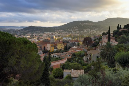 France, Var (83), Hyères, la vieille ville et la Collégiale Saint-Paul