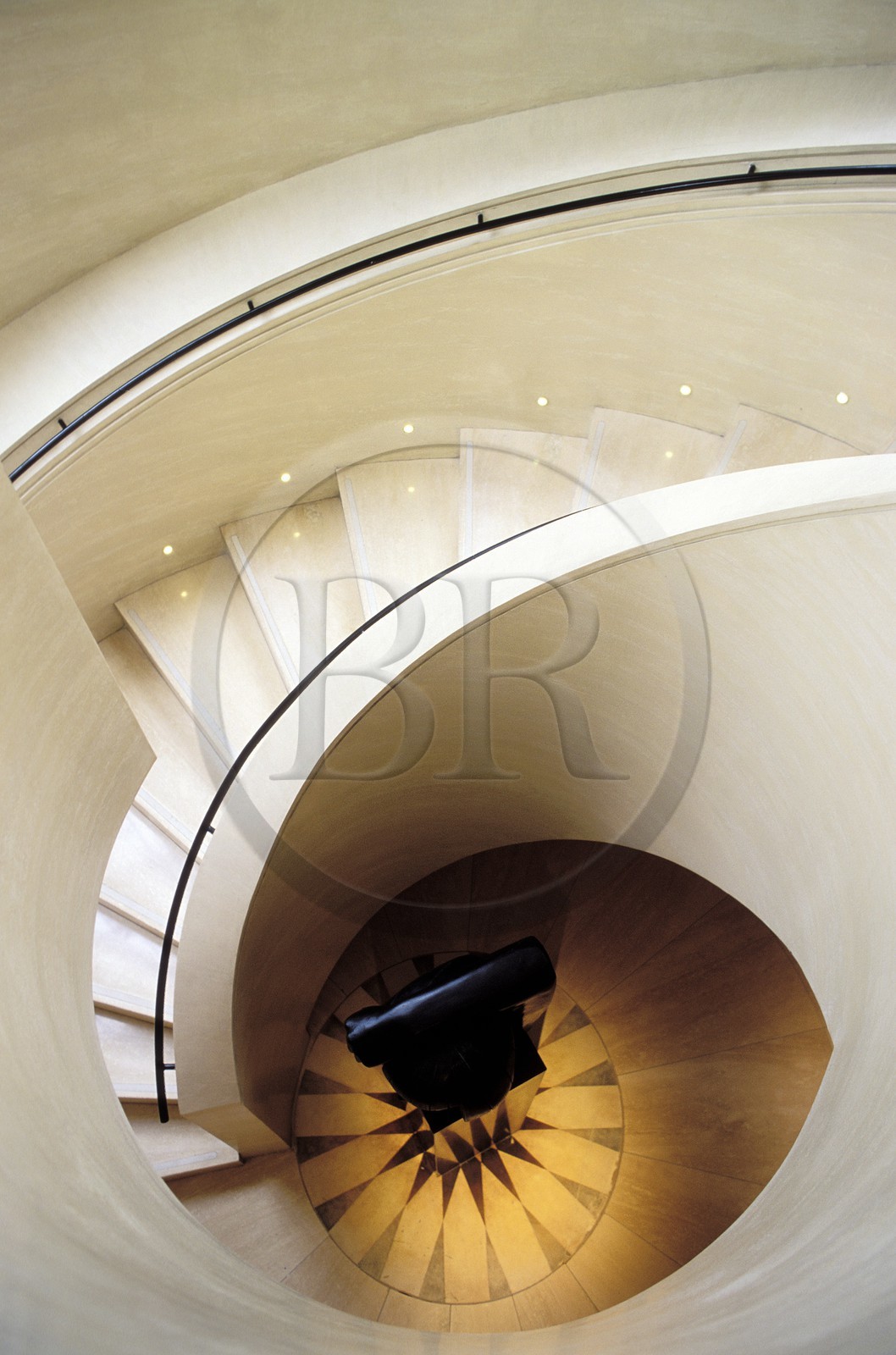 Royaume-Uni, Londres, escalier en colimaçon de l' hôtel n°1 Aldwych street