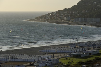 France, Seine-Maritime (76), la commune de Sainte-Adresse prolonge Le Havre par la côte