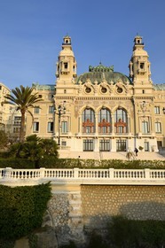 Principauté de Monaco, Monaco, Monte-Carlo, Société des Bains de Mer de Monaco, la facade coté mer du casino et de l'Opera conçu par l'architecte Charles Garnier, Mention obligatoire : Société des Bains de Mer de Monaco