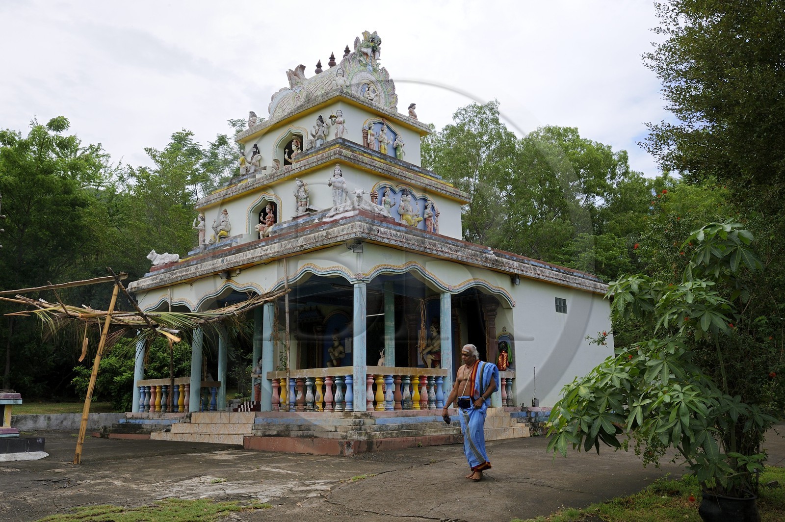 France, île de la Réunion, commune de Etang Saint-Paul, le chemin du Tour des Roches,  temple Tamoul dédié à Shiva