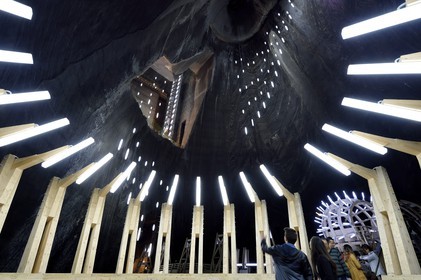 Roumanie, Transylvanie, région de Cluj, Turda, ancienne mine de sel de Turda dont l'exploitation a commencée à l'époque romaine, transformée en centre de loisirs et de santé