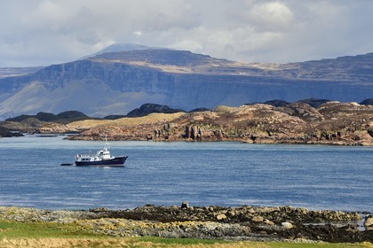 Royaume-Uni, Ecosse, Highland, Hébrides intérieures, the Ross of Mull à l'extrème sud-ouest de l'Ile de Mull vu depuis l'Ile d'Iona
