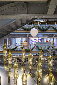France, Paris, the La Samaritaine department store during the Christmas holidays