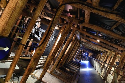 France, Moselle (57), Petite-Rosselle, le musée du carreau Wendel, reconstitution du fond de la mine, taille d'une veine de charbon sur un chantiers d’exploitation en semi-dressants (inclinaison entre 30° et 45°)