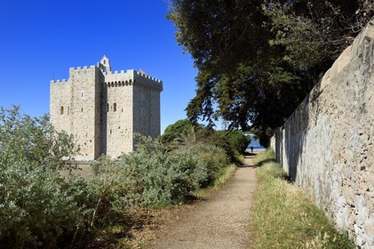 France, Alpes-Maritimes (06), Cannes, Iles de Lérins, Ile de Saint-Honorat, Abbaye de Lérins, ancien monastère fortifié élevé en 1073
