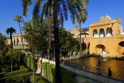 Espagne, Andalousie, Séville, Alcazar de Séville (Reales Alcazares de Sevilla), classé Patrimoine Mondial de l'UNESCO, les jardins et le Palacio Gotico, fontaine de Mercure