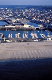 France, Seine-Maritime (76), Pays de Caux, Côte d'Albâtre, Fécamp (vue aérienne)