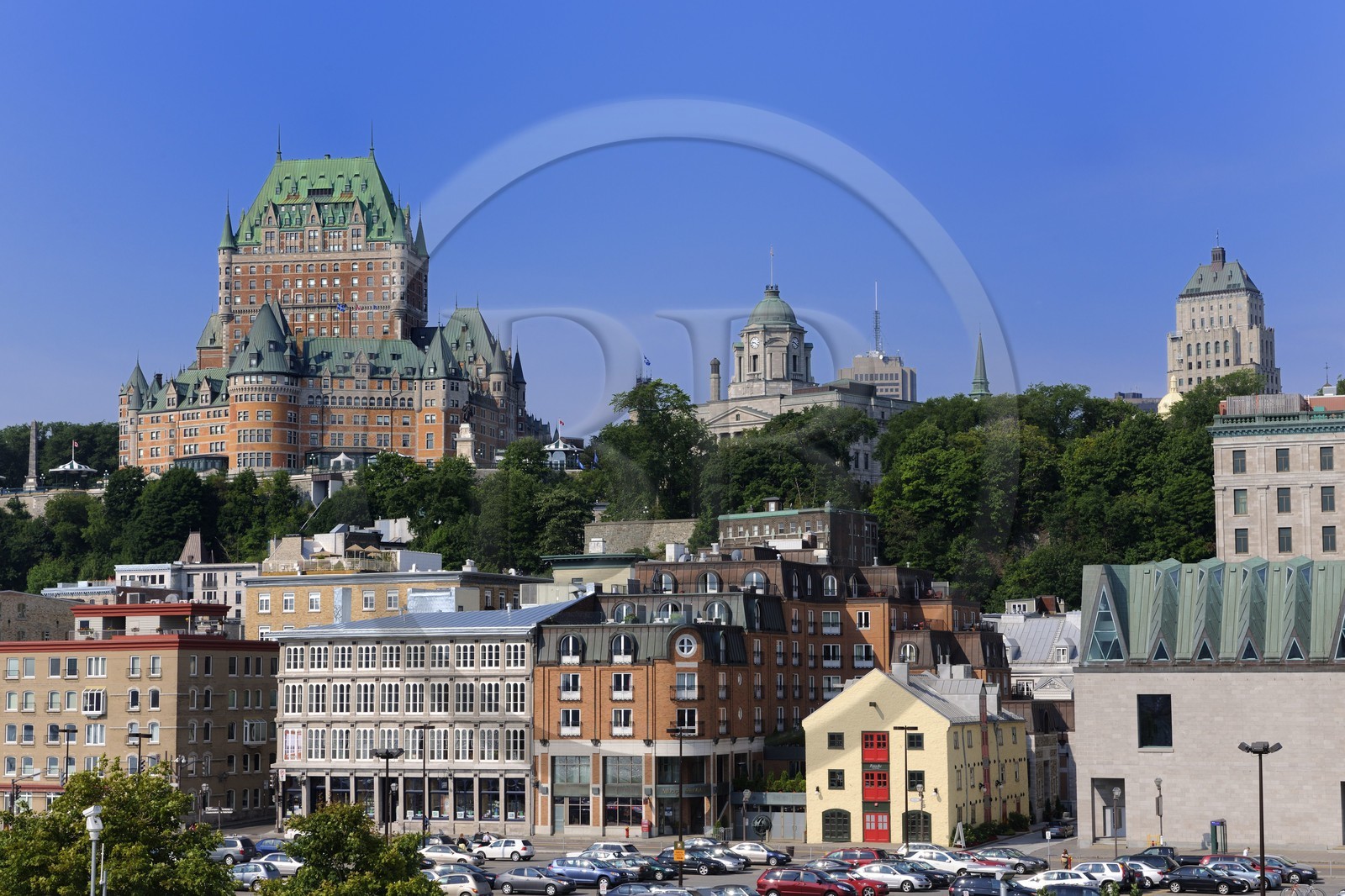Canada, province de Québec, ville de Québec, Vieux-Québec classé Patrimoine Mondial de l' UNESCO, château Frontenac depuis le fleuve Saint-Laurent