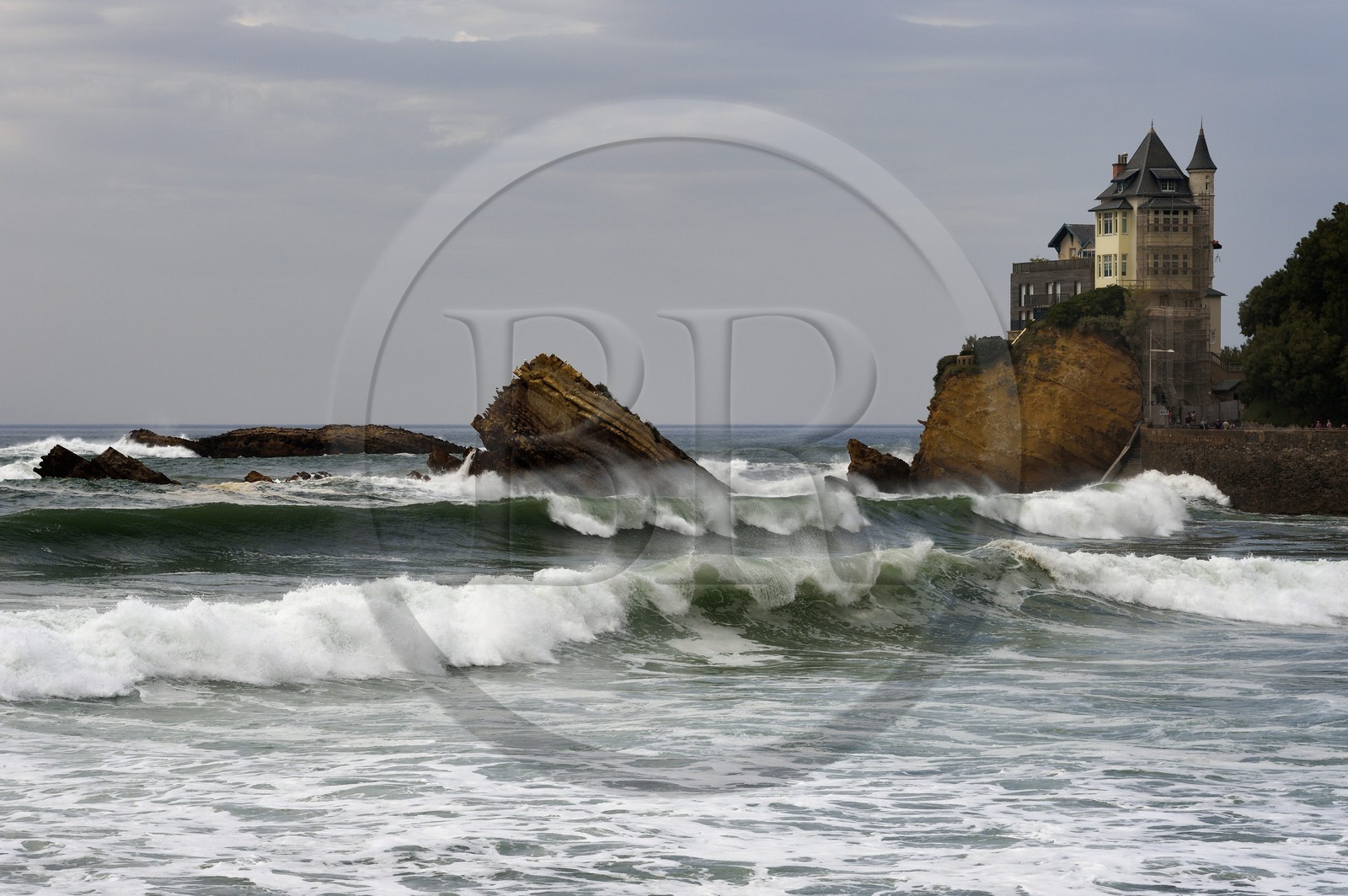 France, Pyrenees Atlantiques, Basque Country, Biarritz, the Villa Belza and the ocean at the beach of the Cote des Basques