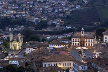 Brésil, état du Minas Gerais, Ouro Preto, centre historique classé Patrimoine Mondial de l' UNESCO, igreja de Sao Francisco de Assis, église Saint-François d' Assise et Museu da Inconfidencia (Route de l' or, Estrada Real)